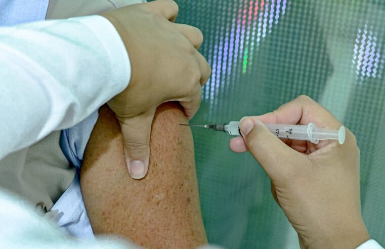 Campanha contra gripe e sarampo vacina mais de 2 mil colaboradores do Hospital de Base em quatro dias