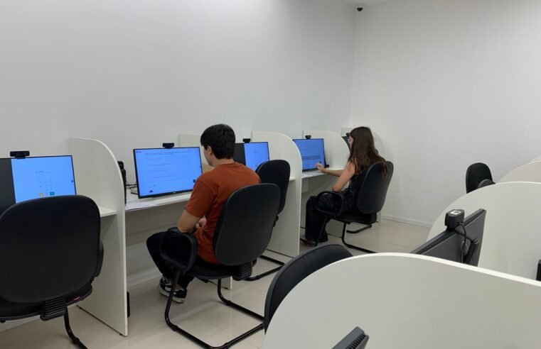 Candidatos reprovados na prova teórica para tirar CNH podem se inscrever em curso de revisão