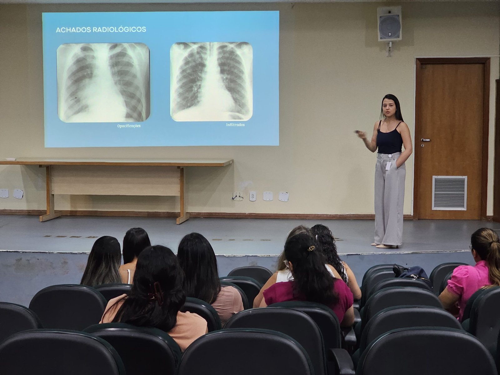 Colaboradores recebem capacitação focada na prevenção de pneumonia associada à ventilação mecânica Colaboradores recebem capacitação focada na prevenção de pneumonia associada à ventilação mecânica
