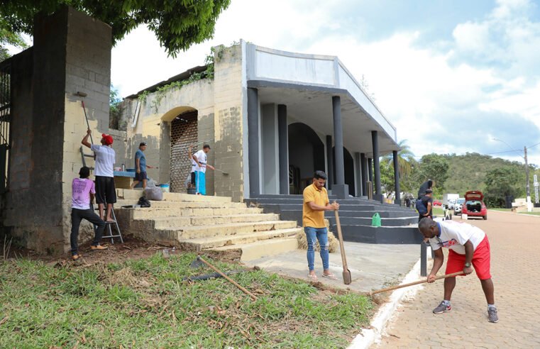 Fé, tradição e emoção: Morro da Capelinha se prepara para receber milhares de fiéis