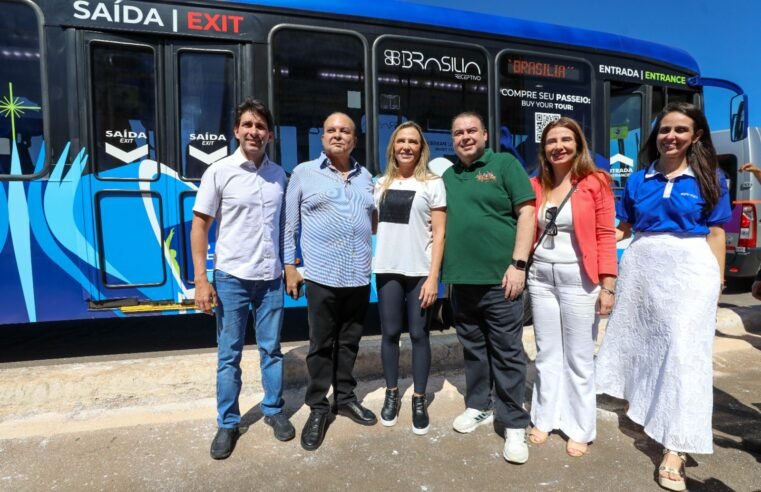 GDF inaugura City Tour Cívico gratuito para turistas e moradores conhecerem a história de Brasília