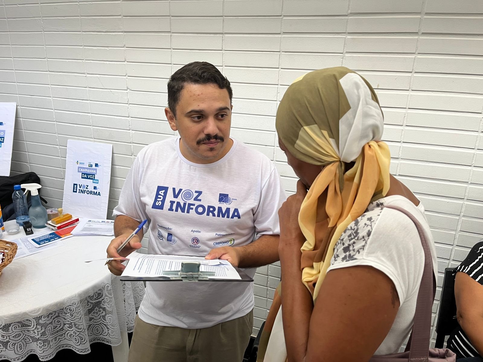 Hospital de Base realiza 75 triagens e 35 exames de laringe em campanha de prevenção a problemas da voz Hospital de Base realiza 75 triagens e 35 exames de laringe em campanha de prevenção a problemas da voz