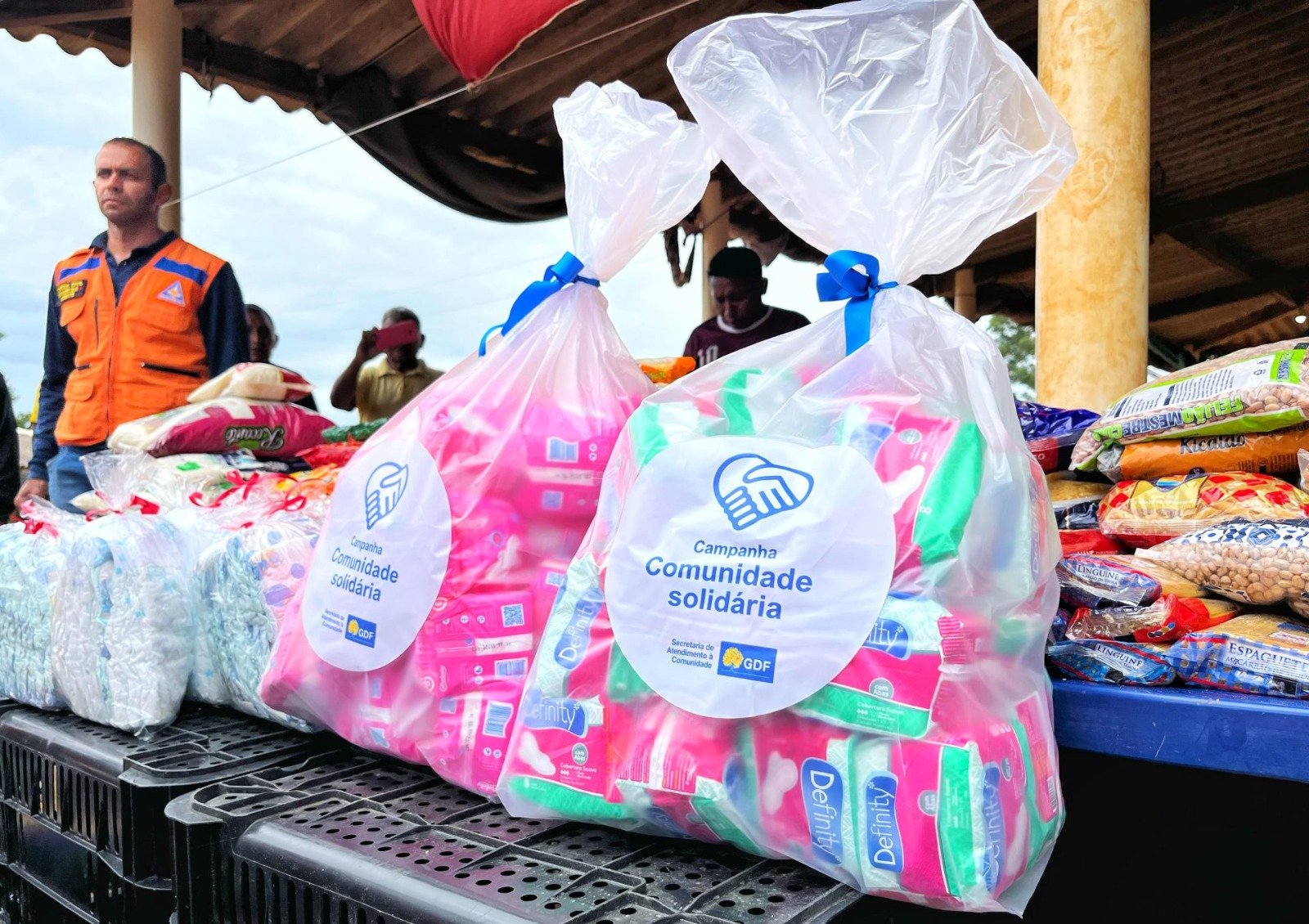 Mais de 31 mil absorventes são arrecadados pelo projeto Comunidade Solidária Mais de 31 mil absorventes são arrecadados pelo projeto Comunidade Solidária