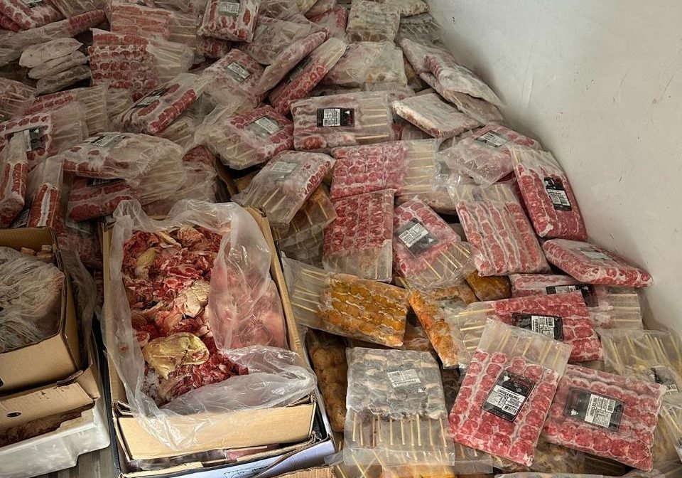 Operação apreende duas toneladas de carne clandestina no Riacho Fundo Operação apreende duas toneladas de carne clandestina no Riacho Fundo