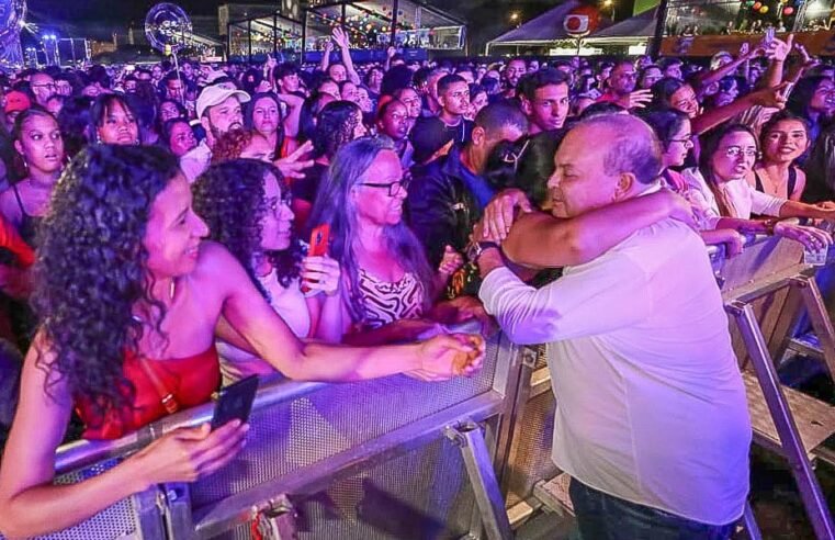 Público curte segunda noite de festa na Esplanada ao som de diferentes gerações