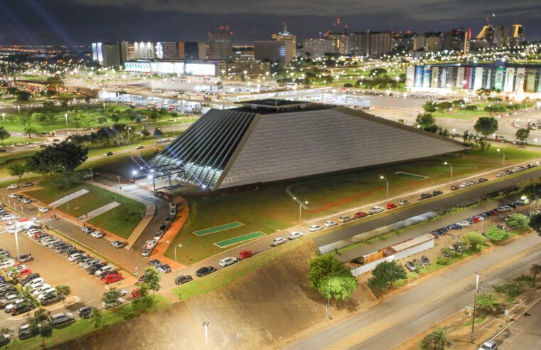 Teatro Nacional Claudio Santoro ressurge no coração de Brasília, democratizando a cultura