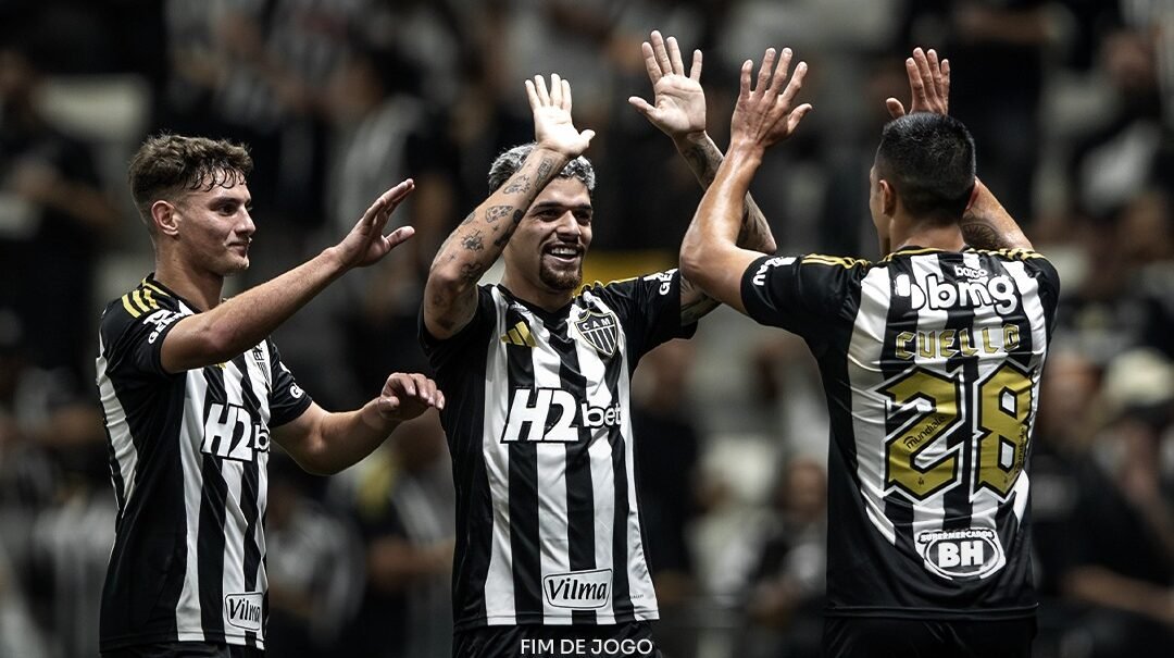 Atlético-MG vai às oitavas após ‘gol de lateral’ e pênalti isolado por Hulk