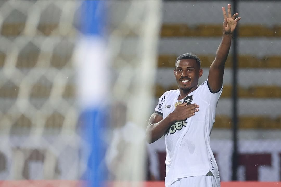 Botafogo marca no fim, vence o Carabobo e respira na Libertadores Botafogo marca no fim, vence o Carabobo e respira na Libertadores