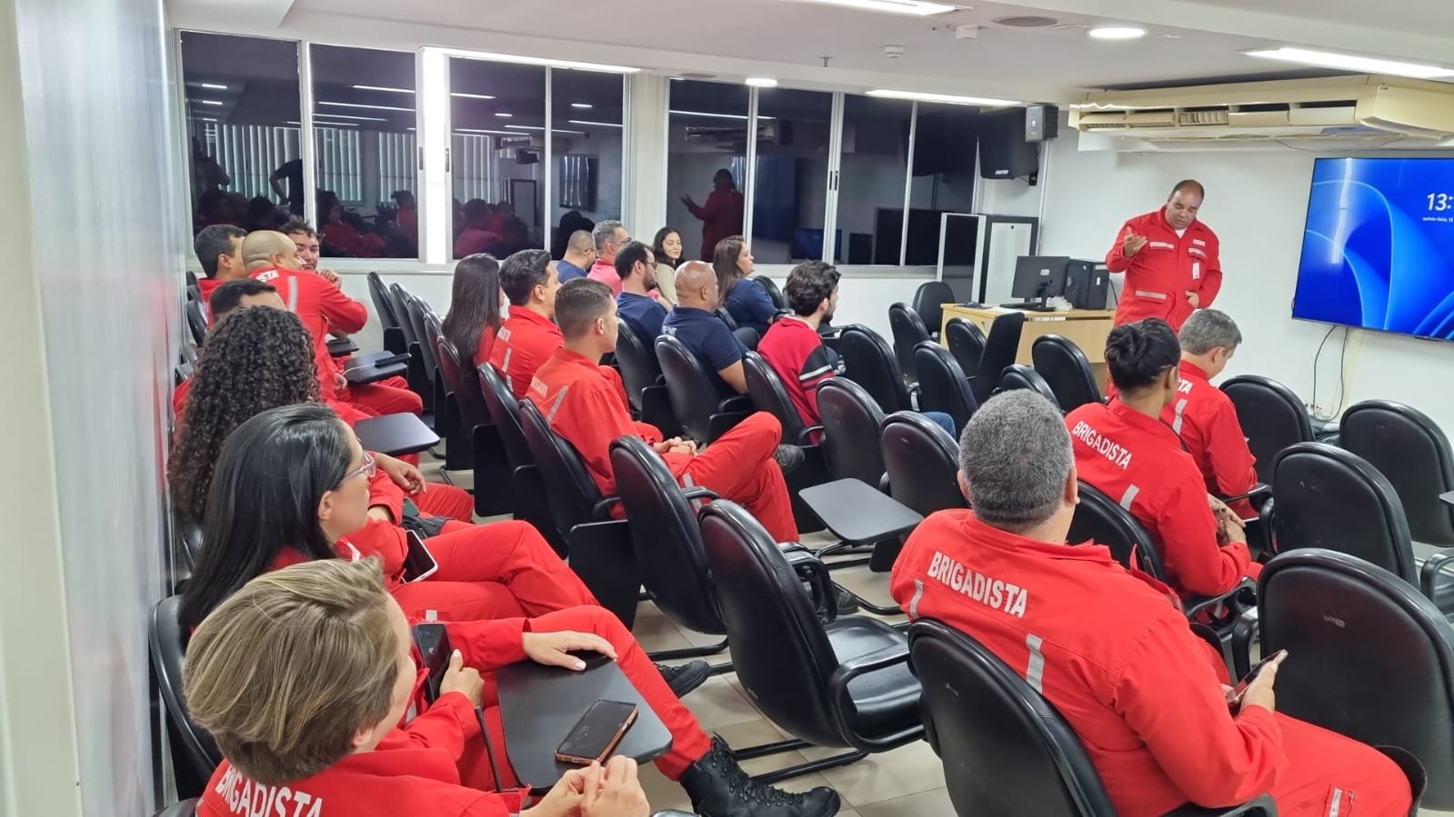 Brigadistas e técnicos de segurança da área de saúde são capacitados para resgate em áreas de alto risco Brigadistas e técnicos de segurança da área de saúde são capacitados para resgate em áreas de alto risco