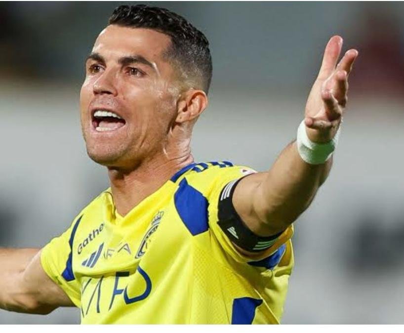 CR7 recebe oferta tentadora de time brasileiro para jogar Mundial, aponta jornal CR7 recebe oferta tentadora de time brasileiro para jogar Mundial, aponta jornal
