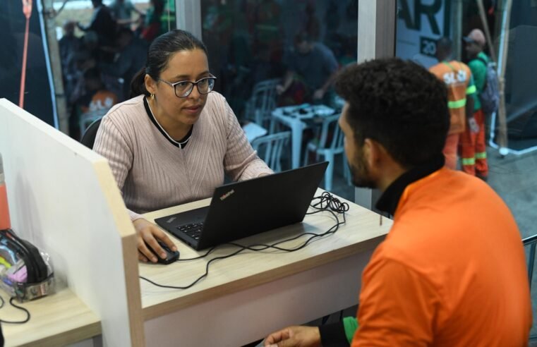 Carreta do Na Hora atende mais 100 pessoas em celebração ao Dia do Gari no DF