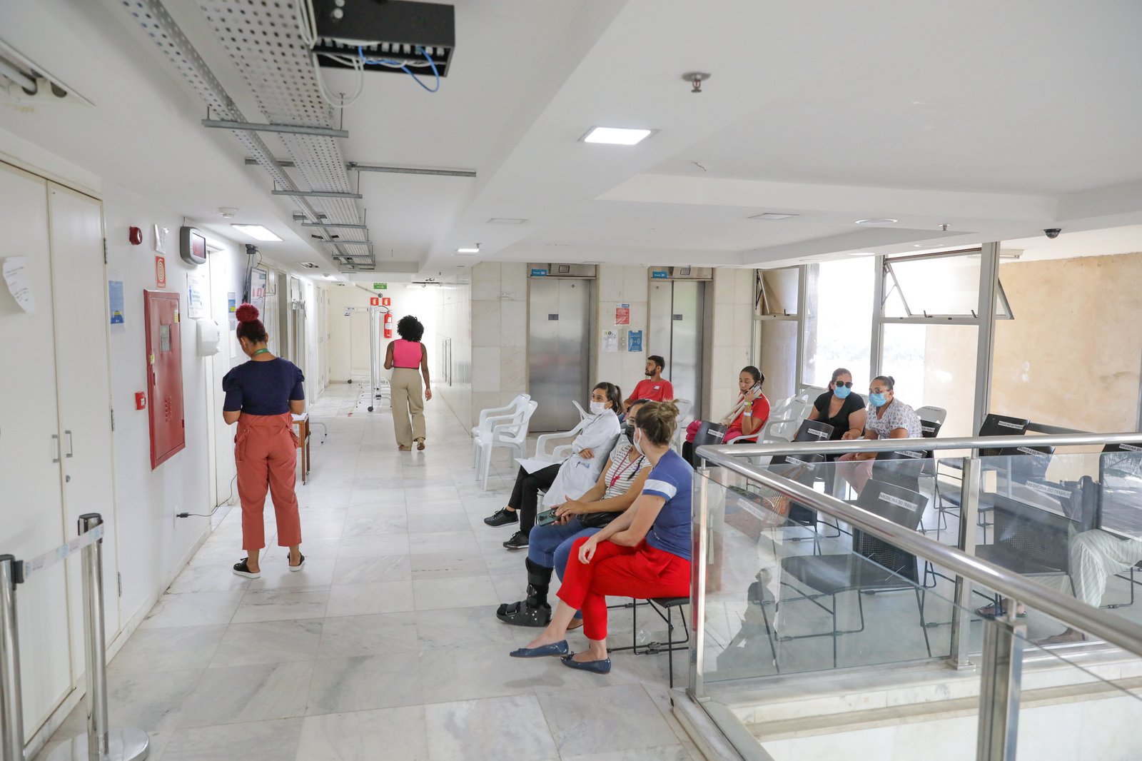 Credenciamento de clínicas amplia tratamento de câncer na rede pública e beneficia mais de 900 pacientes no DF Credenciamento de clínicas amplia tratamento de câncer na rede pública e beneficia mais de 900 pacientes no DF