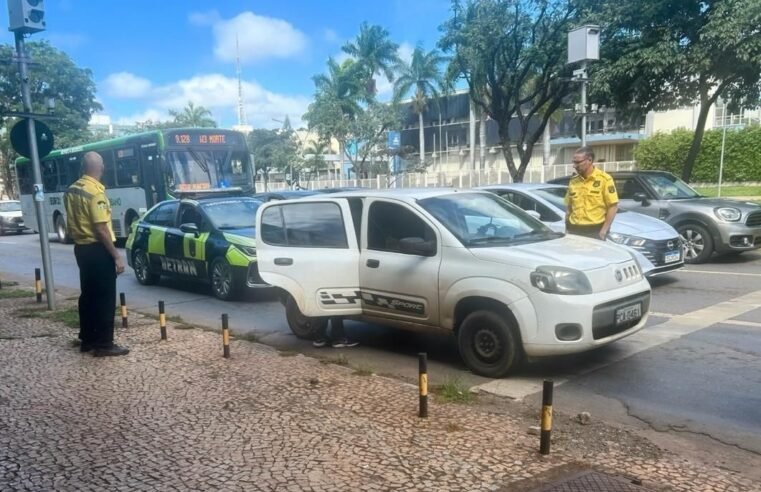 Detran-DF flagra veículo com R$ 76 mil em débitos na W3 Norte