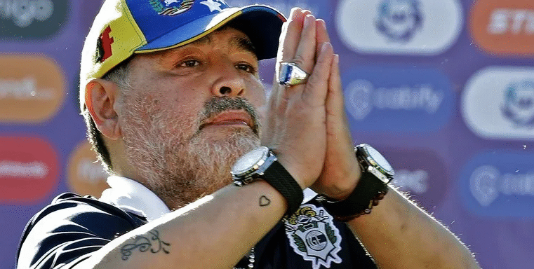Escândalo da ‘juíza de Deus’ ameaça julgamento da morte de Maradona