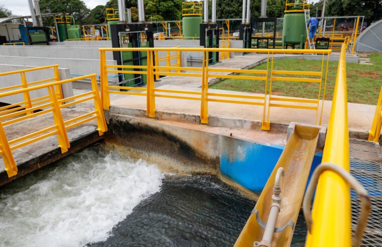 Evento leva palestras e oficinas ao Centro de Educação de Jovens e Adultos