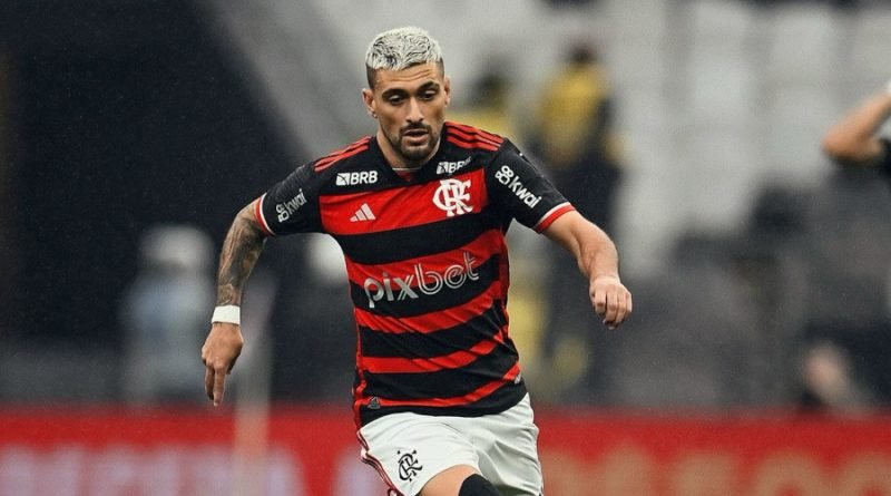Flamengo vence com goleiro herói, pênaltis polêmicos e cola no líder Palmeiras