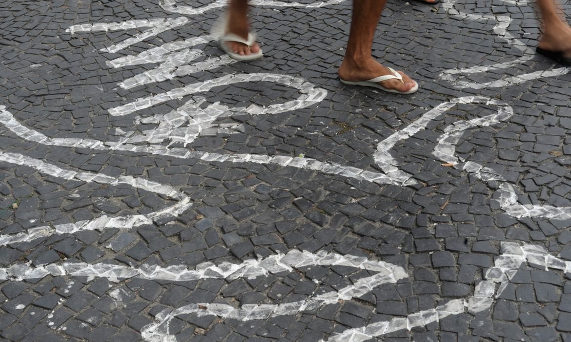 Foragido por homicídio é preso durante blitz no Recanto das Emas Foragido por homicídio é preso durante blitz no Recanto das Emas