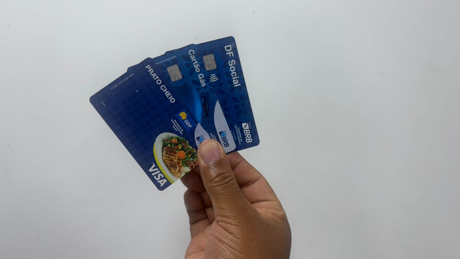 GDF não envia cartões de benefícios sociais para a casa dos cidadãos GDF não envia cartões de benefícios sociais para a casa dos cidadãos
