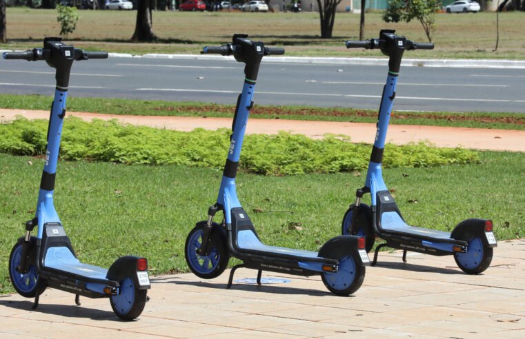 Governo prepara edital para ampliar oferta de patinetes elétricos compartilhados no DF
