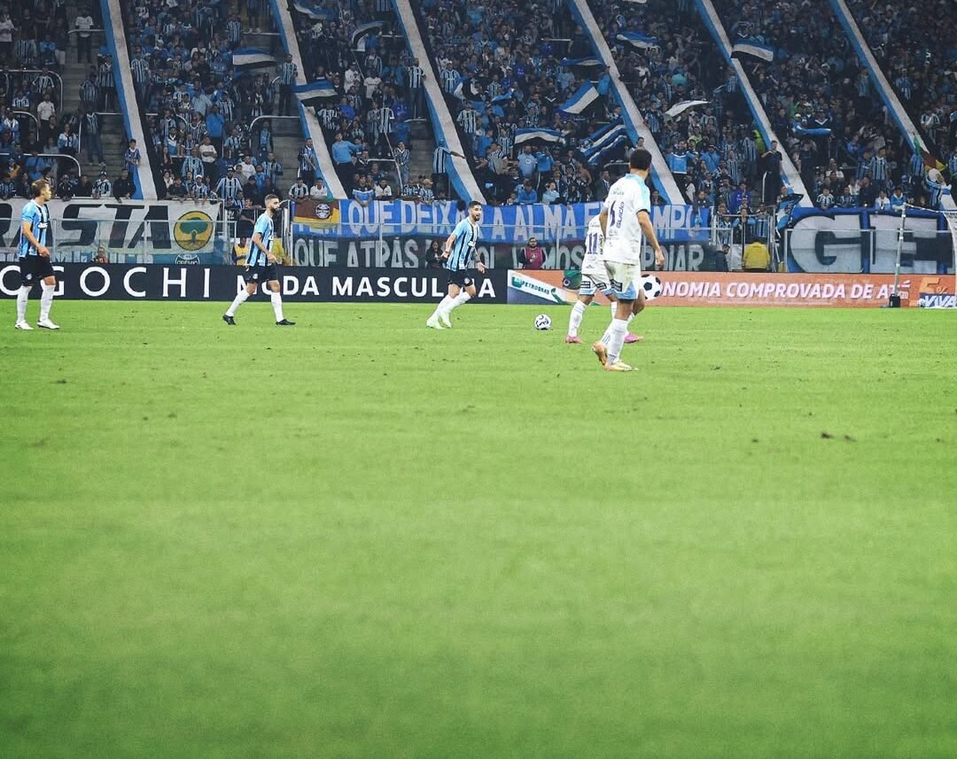 Grêmio tem gol anulado no fim e cai para o CSA em casa na Copa do Brasil