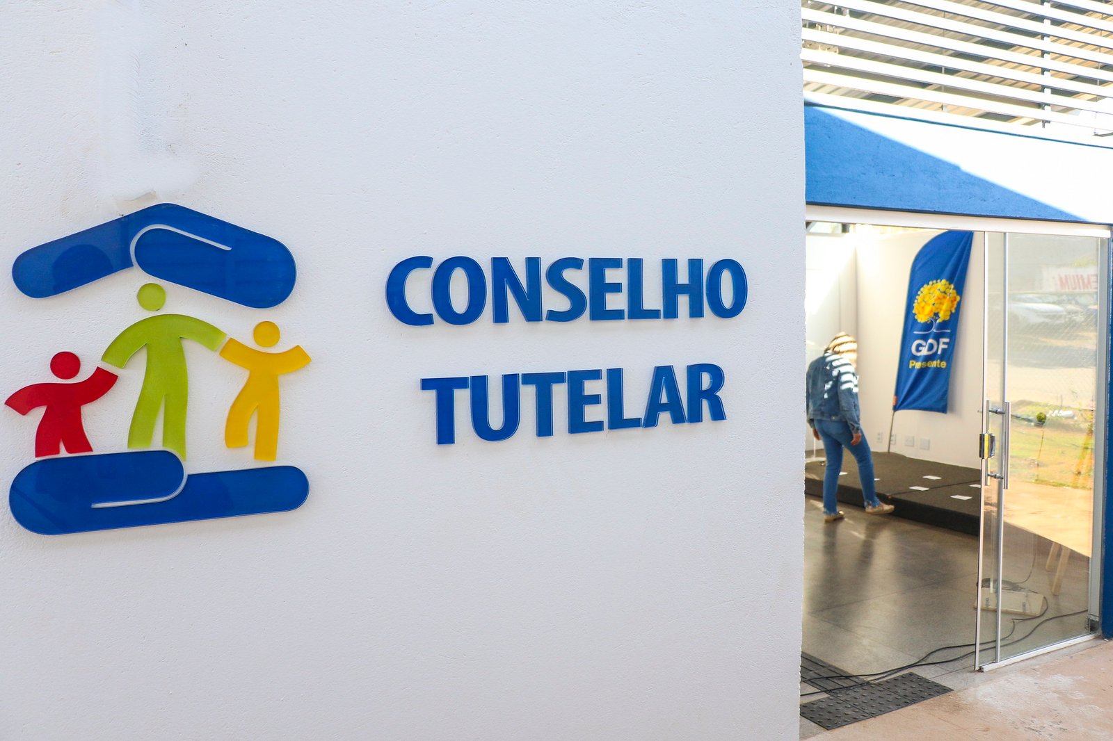 Homem é condenado a 97 anos de prisão por estupro de vulnerável e estupro qualificado Homem é condenado a 97 anos de prisão por estupro de vulnerável e estupro qualificado