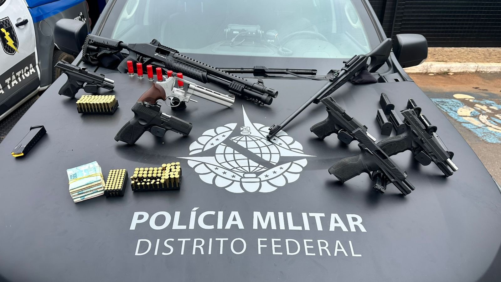 Operação conjunta das polícias do DF e de Goiás apreende oito armas em Santa Maria Operação conjunta das polícias do DF e de Goiás apreende oito armas em Santa Maria