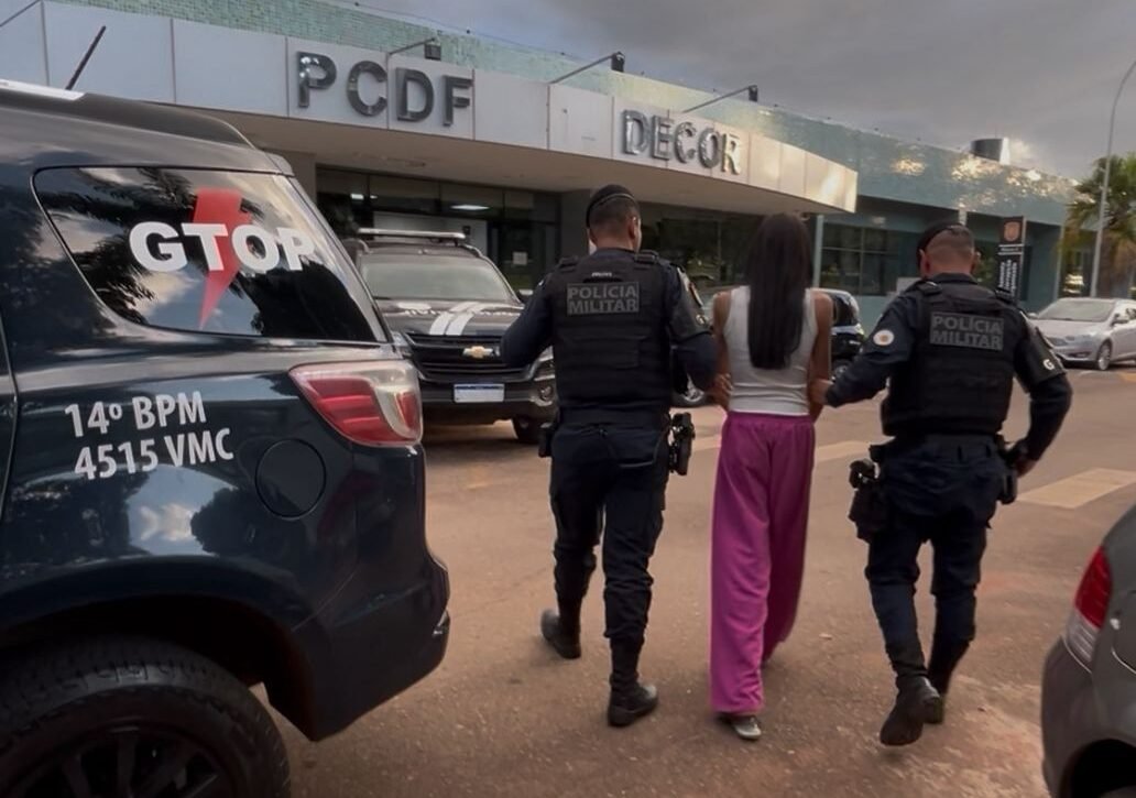 PMDF prende mulher suspeita de recrutar integrantes para organização criminosa no Arapoanga PMDF prende mulher suspeita de recrutar integrantes para organização criminosa no Arapoanga
