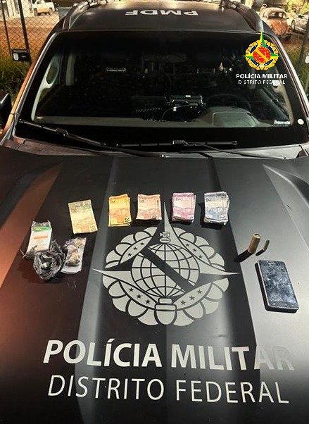 PMDF prende suspeito e apreende menor durante ações contra o tráfico em Taguatinga e Ceilândia PMDF prende suspeito e apreende menor durante ações contra o tráfico em Taguatinga e Ceilândia