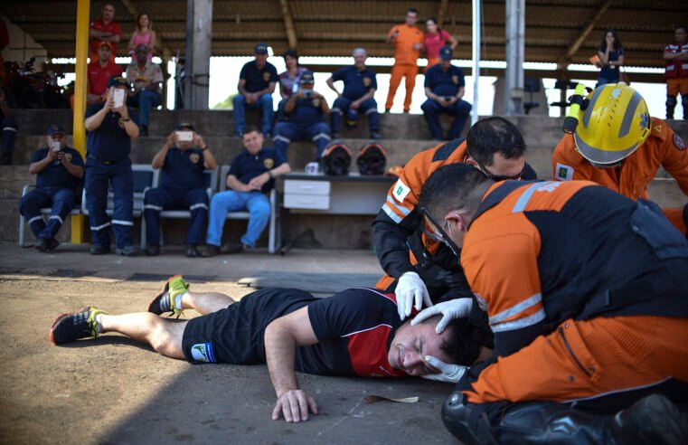Por videoconferência, bombeiros orientam em operação de salvamento 