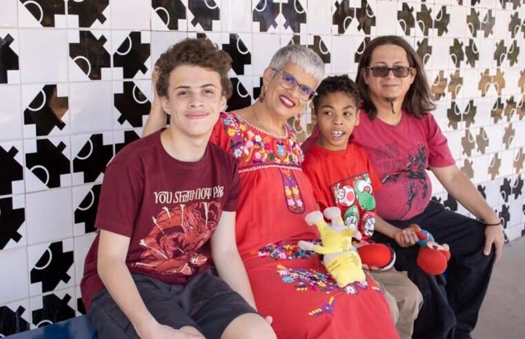 Samuel e a força do amor: uma história de adoção e inclusão no mês das mães