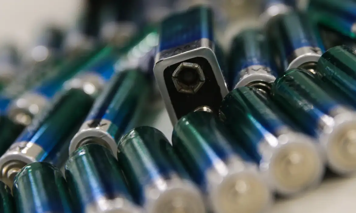 Você sabe como descartar corretamente seu lixo eletrônico?