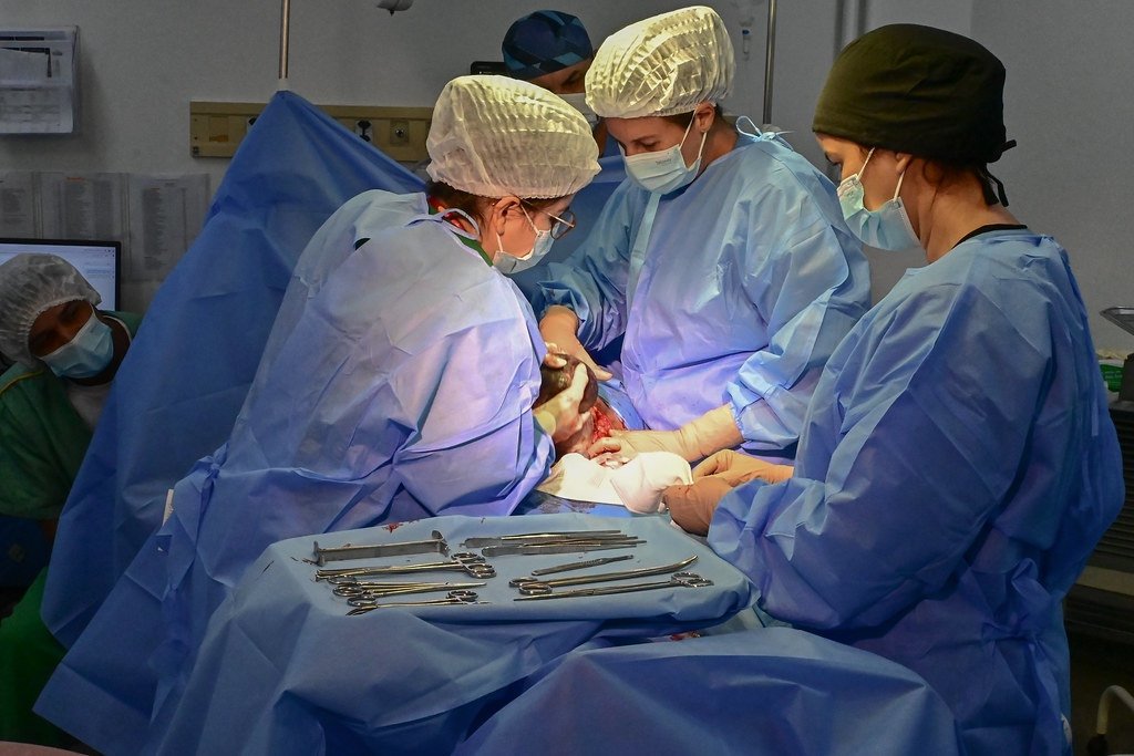 Aberto processo seletivo na área de saúde com salário de até R$ 17 mil