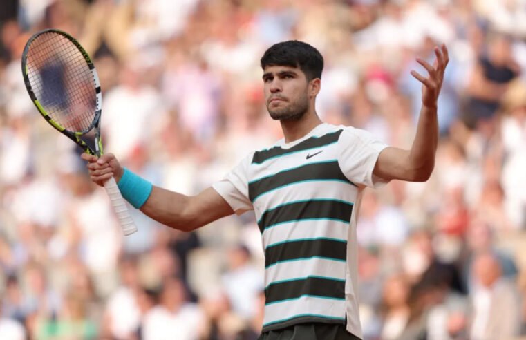 Alcaraz bate Sinner em final mais longa da história e é bi em Roland Garros