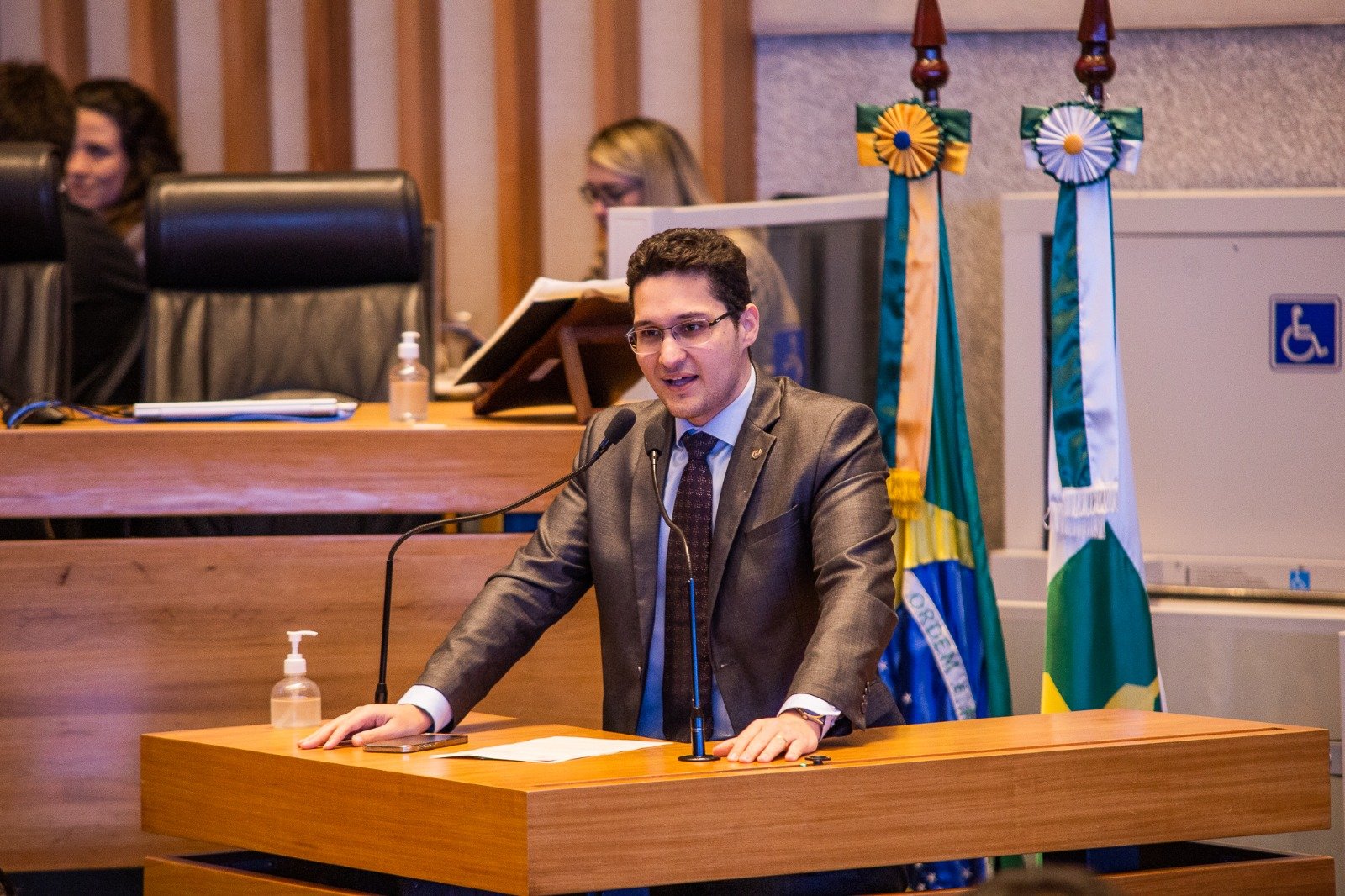 CLDF derruba veto ao PL que prevê multa de até R$ 30 mil para quem agredir motoboys