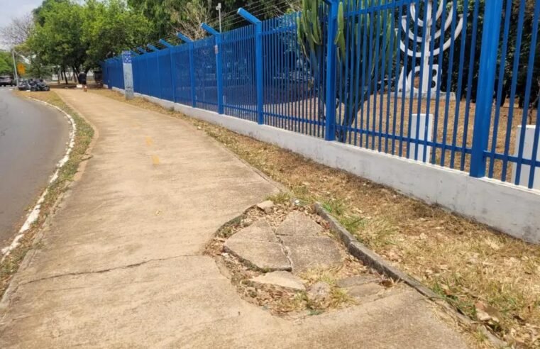 Calçadas danificadas na Asa Norte causam quedas em moradores