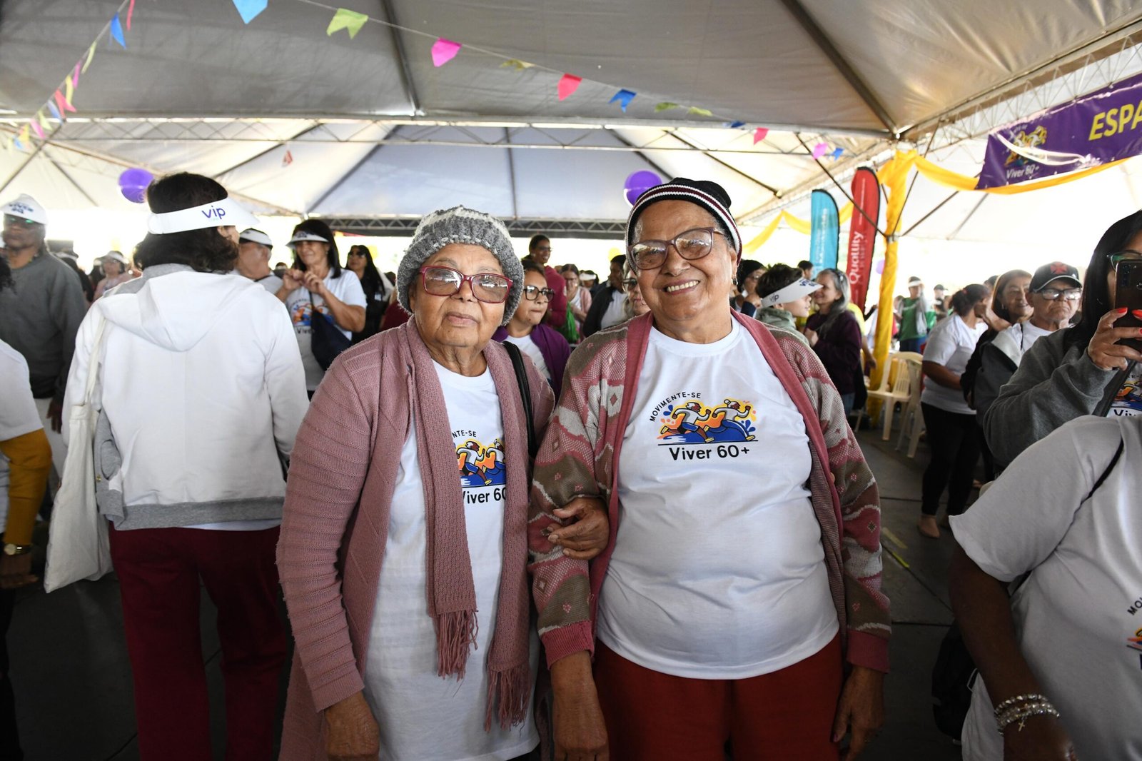 Caminhada Movimente-se: Viver 60+ reúne dois mil idosos no Eixão do Lazer Caminhada Movimente-se: Viver 60+ reúne dois mil idosos no Eixão do Lazer