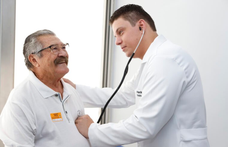 Campanha Maio Vermelho é instituída no DF para reforçar prevenção ao AVC