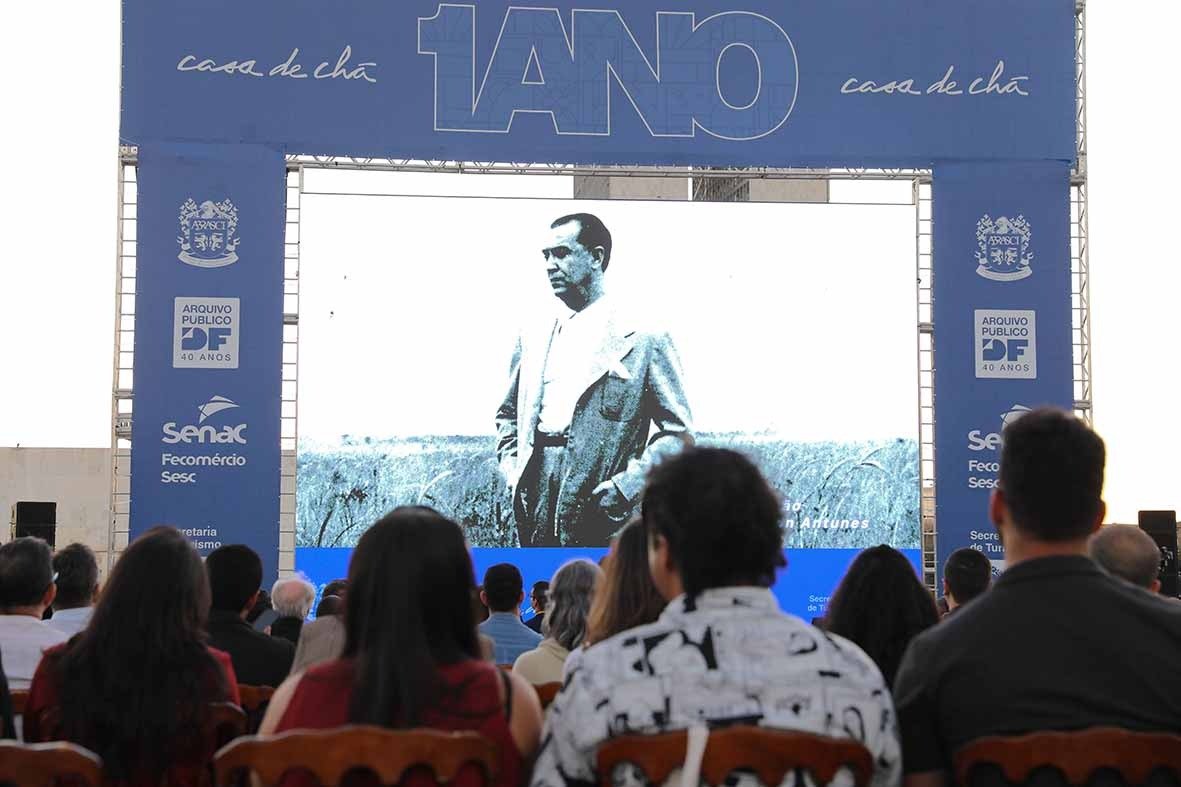 Casa de Chá celebra 1 ano de reabertura com mostra sobre os 65 anos de Brasília Casa de Chá celebra 1 ano de reabertura com mostra sobre os 65 anos de Brasília