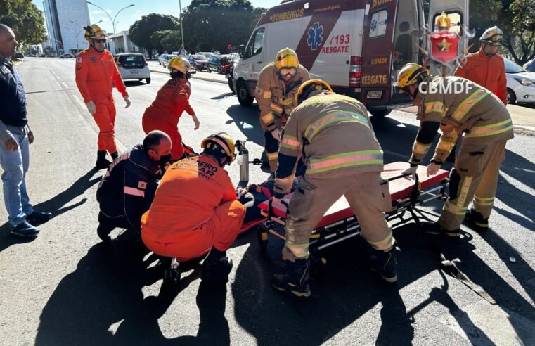 Ciclista fica ferido após colisão com carro próximo ao Palácio do Buriti