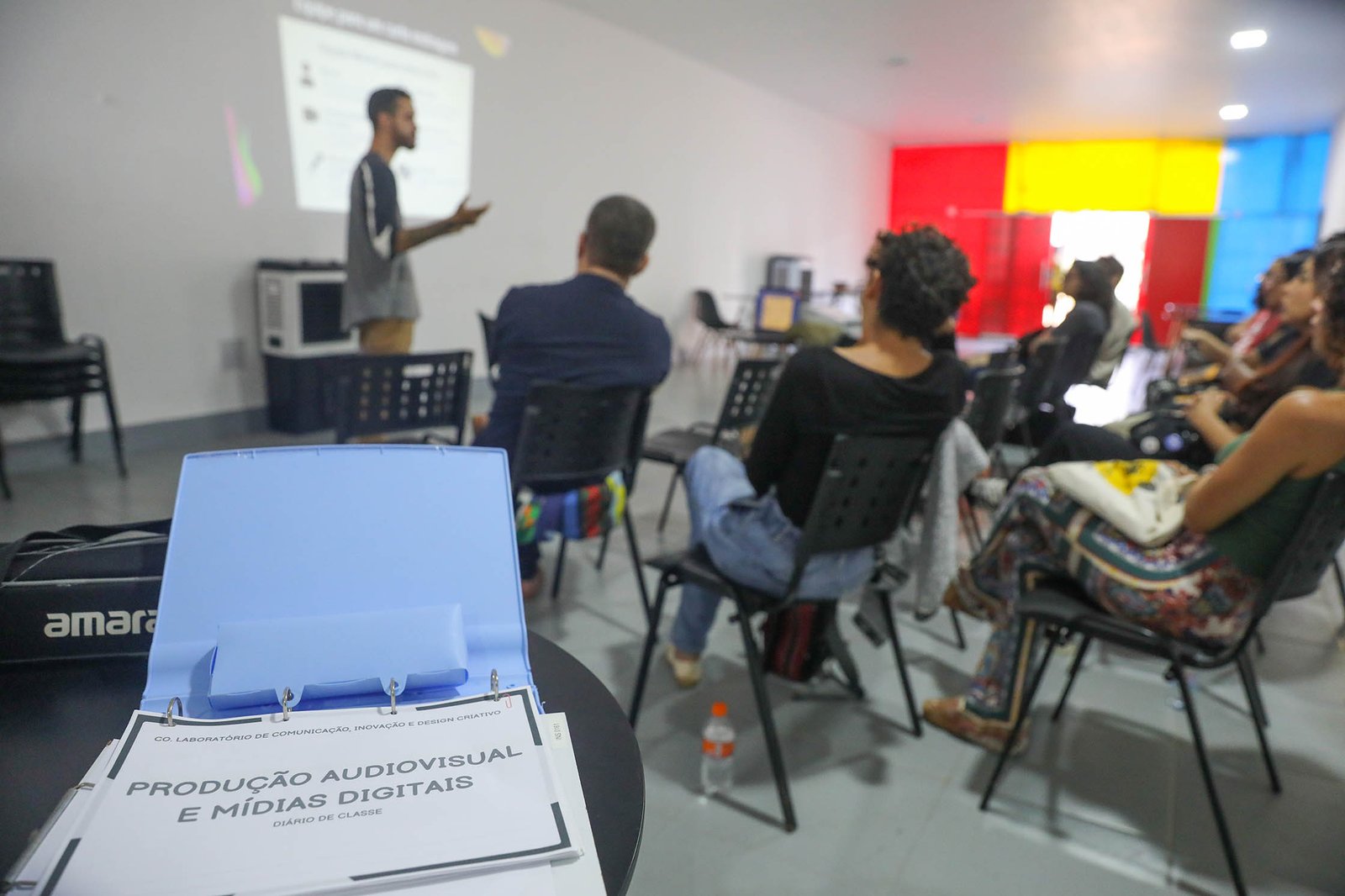 Com recursos do GDF, projeto oferece cursos gratuitos na área de comunicação Com recursos do GDF, projeto oferece cursos gratuitos na área de comunicação