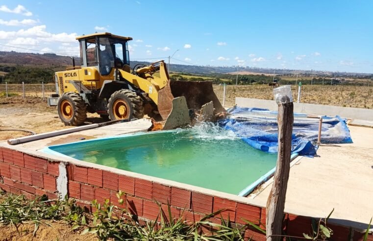 Desmontado parcelamento irregular com 53 lotes às margens de córrego em Ceilândia