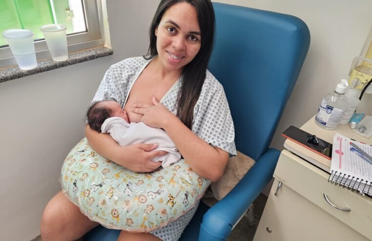 Equipe do HRSM transforma acolhimento com almofadas que facilitam a amamentação