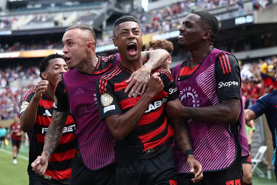 Espérance vence o Los Angeles FC, e Flamengo avança às oitavas como líder do Grupo D