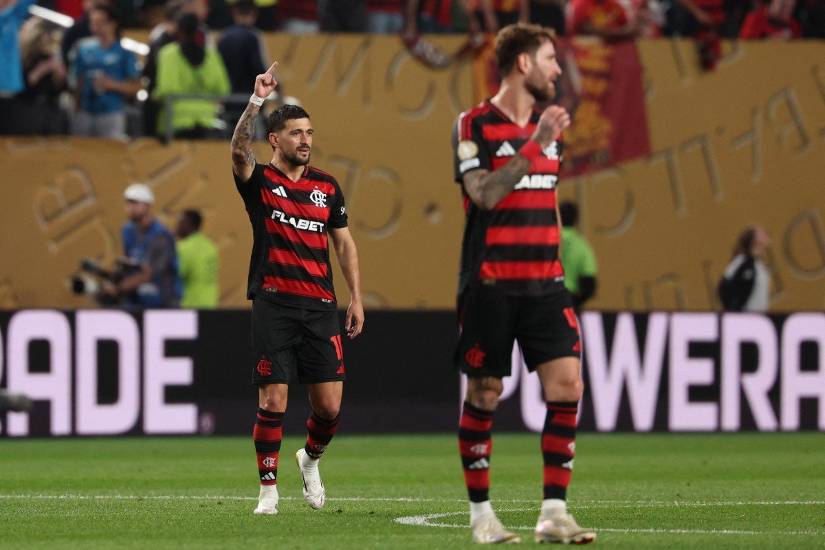 Flamengo estreia na Copa de Clubes com vitória sobre o Espérance (2-0)