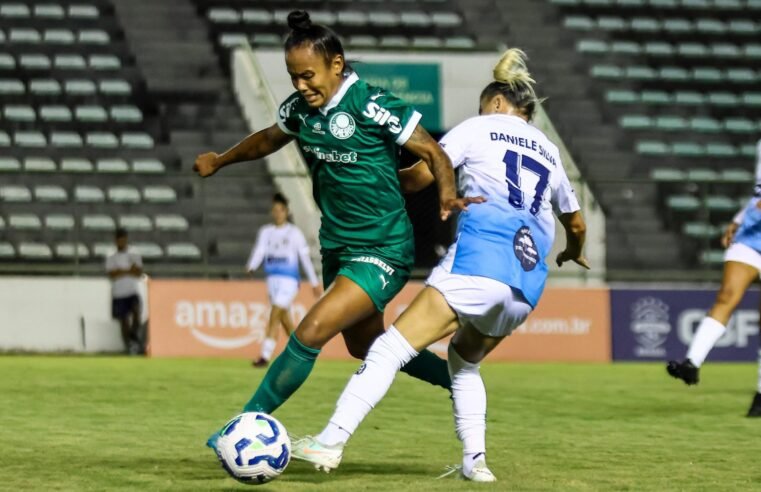 Futebol feminino: Palmeiras vence Real Brasília em jogo no Bezerrão