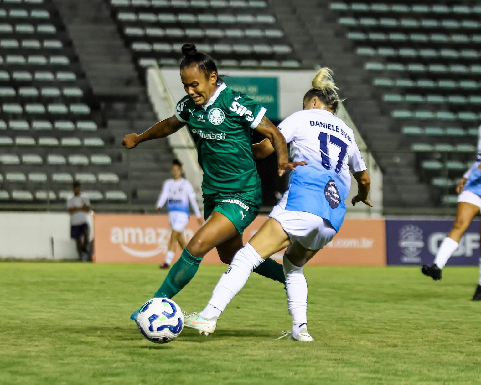 Futebol feminino: Palmeiras vence Real Brasília em jogo no Bezerrão Futebol feminino: Palmeiras vence Real Brasília em jogo no Bezerrão