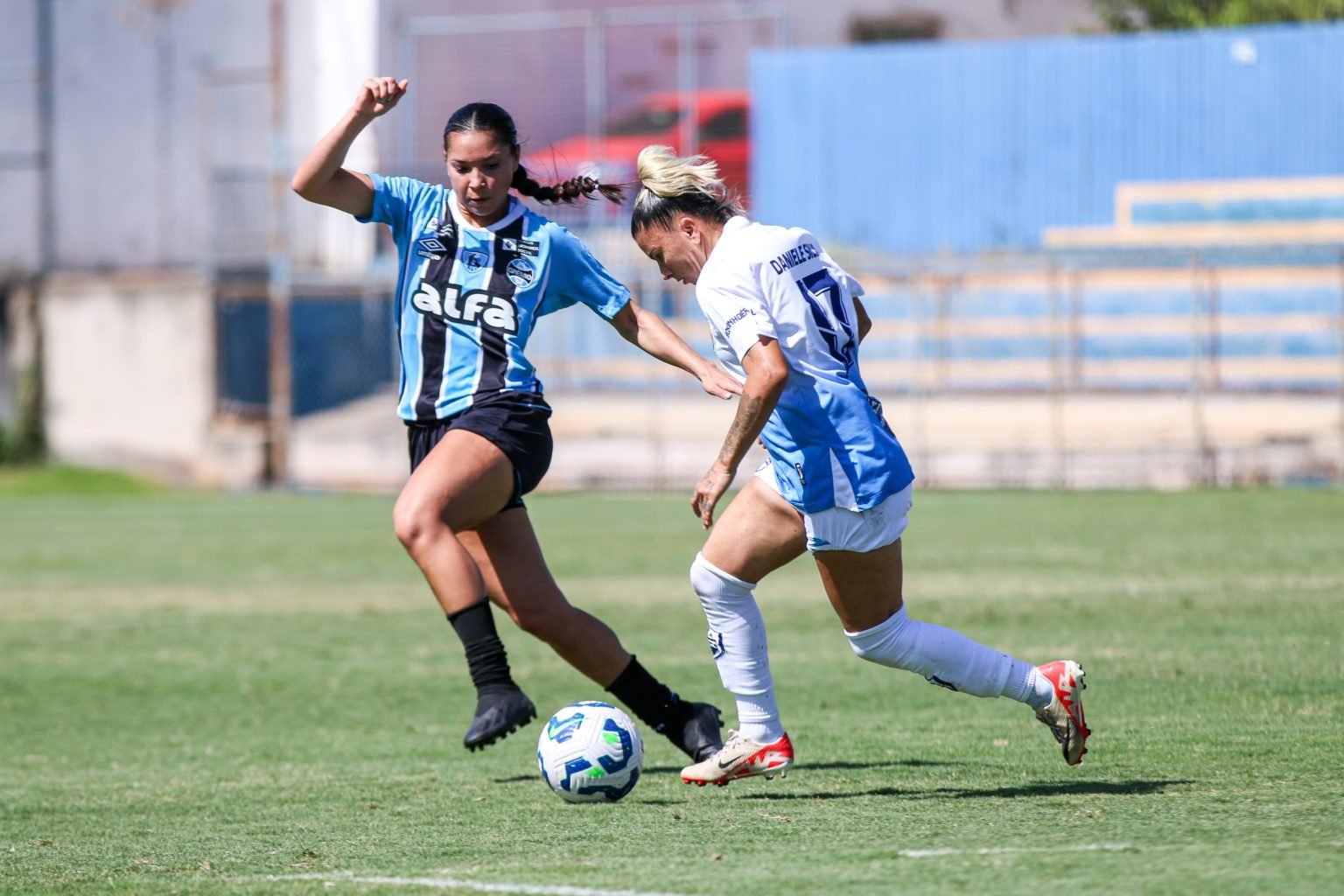 Futebol feminino: Real Brasília vence Grêmio e respira na luta contra rebaixamento Futebol feminino: Real Brasília vence Grêmio e respira na luta contra rebaixamento