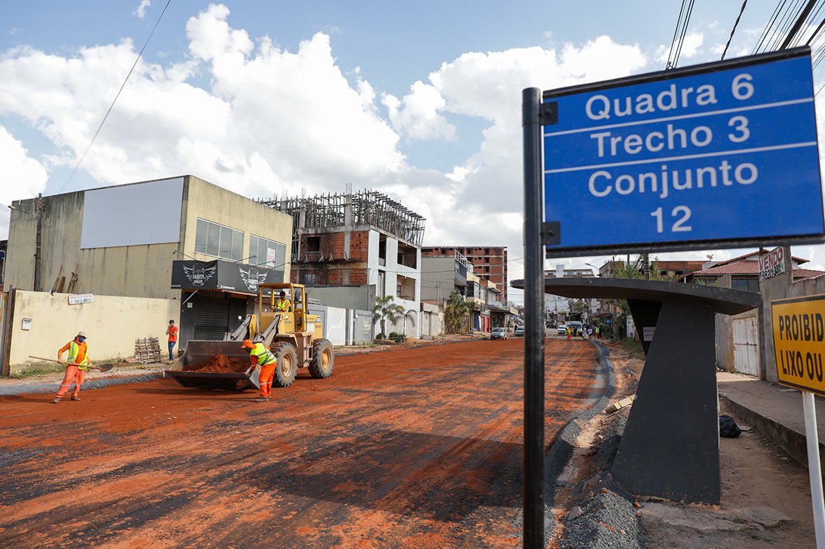GDF inicia pavimentação da Avenida da Misericórdia, em Vicente Pires GDF inicia pavimentação da Avenida da Misericórdia, em Vicente Pires