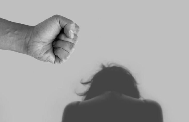 Homem é preso após agredir companheiro e tentar fugir com mochila da vítima em Ceilândia