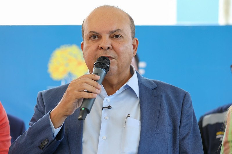 Ibaneis afasta servidores da Novacap investigados por corrupção